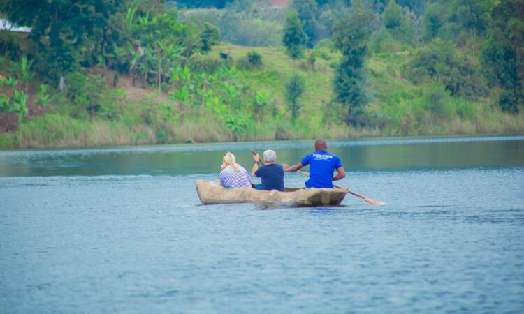 Day 4: Return to Entebbe via the Equator